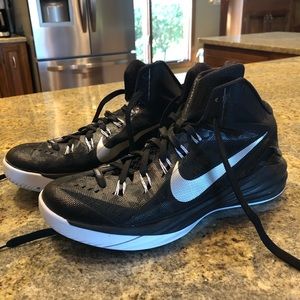 Nike woman’s basketball shoes